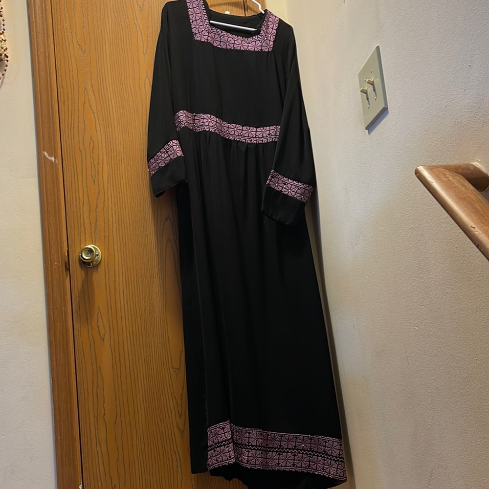 Jordanian black and pink embroidered dress. Size 4 aka XL